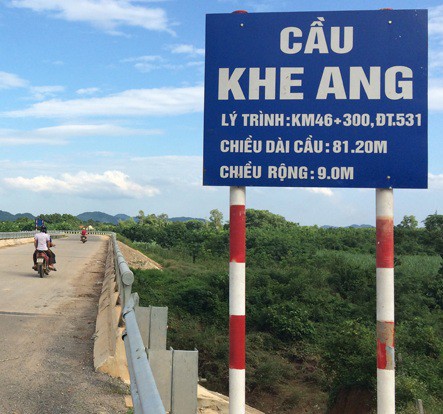 Tá hỏa thấy thi thể người đàn ông treo lơ lửng dưới gầm cầu - Ảnh 1.