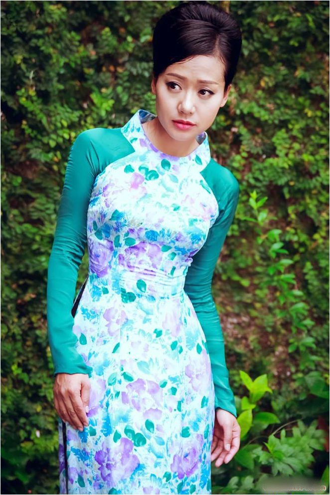 Hồng Ánh - Người nghệ sĩ gắn liền với những sắc thái xanh dương - Ảnh 3. Hồng Ánh - Người nghệ sĩ gắn liền với những sắc thái xanh dương - Ảnh 3.