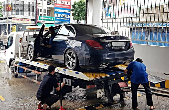 Máy bơm chạy hết công suất giải cứu BMW, Mercedes, Range Rover cùng nhiều ô tô, xe máy ngập nước trong hầm chung cư ở Đà Nẵng - Ảnh 12.