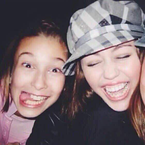 Hóa ra từ thời bé, Hailey Bieber đã thân với Miley Cyrus như chị em và còn thường xuyên bắt nạt nhau! - Ảnh 3.