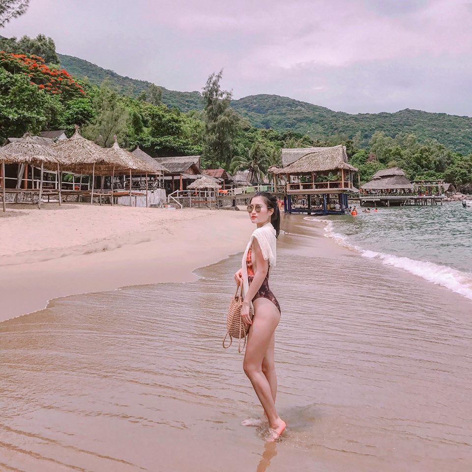 Chân dung bạn gái xinh đẹp của cầu thủ Nguyễn Huy Hùng - người mở bàn thắng cho Việt Nam - Ảnh 5. Chân dung bạn gái xinh đẹp của cầu thủ Nguyễn Huy Hùng - người mở bàn thắng cho Việt Nam - Ảnh 5.