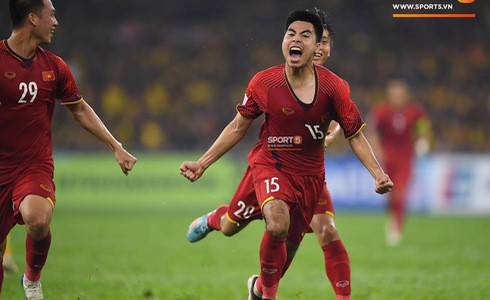 Xem lại chung kết AFF Cup mà cảm giác như phim cung đấu: Hoá ra đội bạn cũng có vài cầu thủ biết diễn sâu - Ảnh 2.