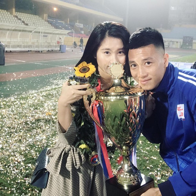 Chân dung bạn gái xinh đẹp của cầu thủ Nguyễn Huy Hùng - người mở tỉ số cho Việt Nam - Ảnh 11.