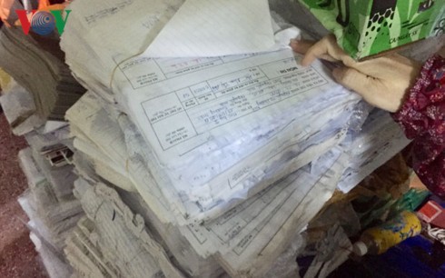 Thời tiết 3 miền mỗi nơi 1 phách, học sinh tìm đủ mọi phương pháp dở khóc dở cười để vượt khó đến trường - Ảnh 12. Thời tiết 3 miền mỗi nơi 1 phách, học sinh tìm đủ mọi phương pháp dở khóc dở cười để vượt khó đến trường - Ảnh 12.