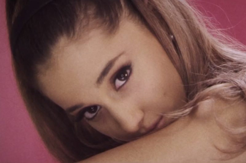 Ariana Grande là nghệ sĩ duy nhất sở hữu kỷ lục này trên Billboard Hot 100 - Ảnh 4. Ariana Grande là nghệ sĩ duy nhất sở hữu kỷ lục này trên Billboard Hot 100 - Ảnh 4.