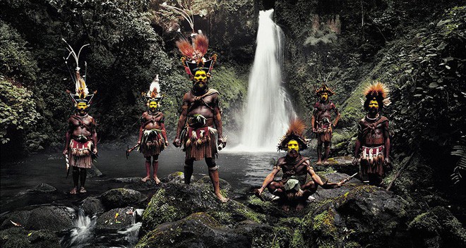 21 bức ảnh đẹp đến nín thở của các bộ lạc biệt lập từ khắp nơi trên thế giới - Ảnh 7.