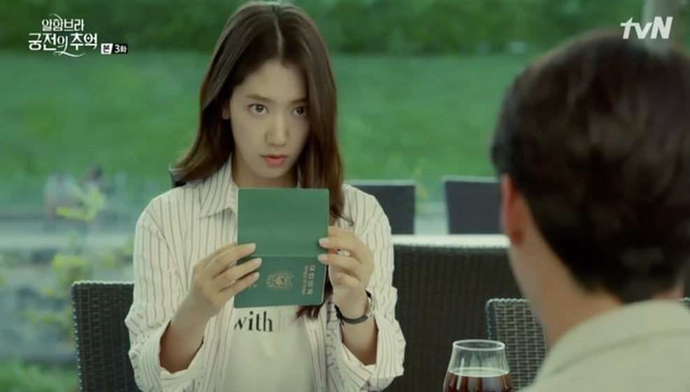 Loạt bằng chứng cho thấy Hyun Bin vô lại vẫn hoàn vô lại trong “Hồi Ức Alhambra” - Ảnh 7. Loạt bằng chứng cho thấy Hyun Bin vô lại vẫn hoàn vô lại trong “Hồi Ức Alhambra” - Ảnh 7.