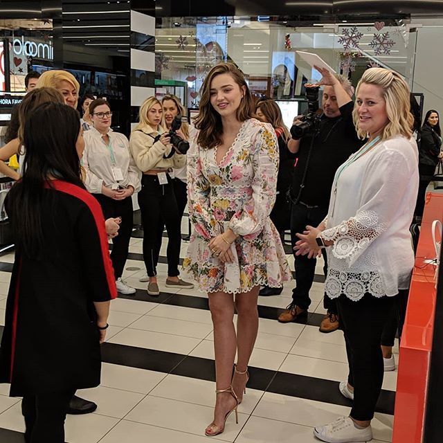 Miranda Kerr xuất hiện vui vẻ sau vụ bị đòi đàn piano trị giá hàng chục tỷ đồng đã nhận từ tỷ phú - Ảnh 1.