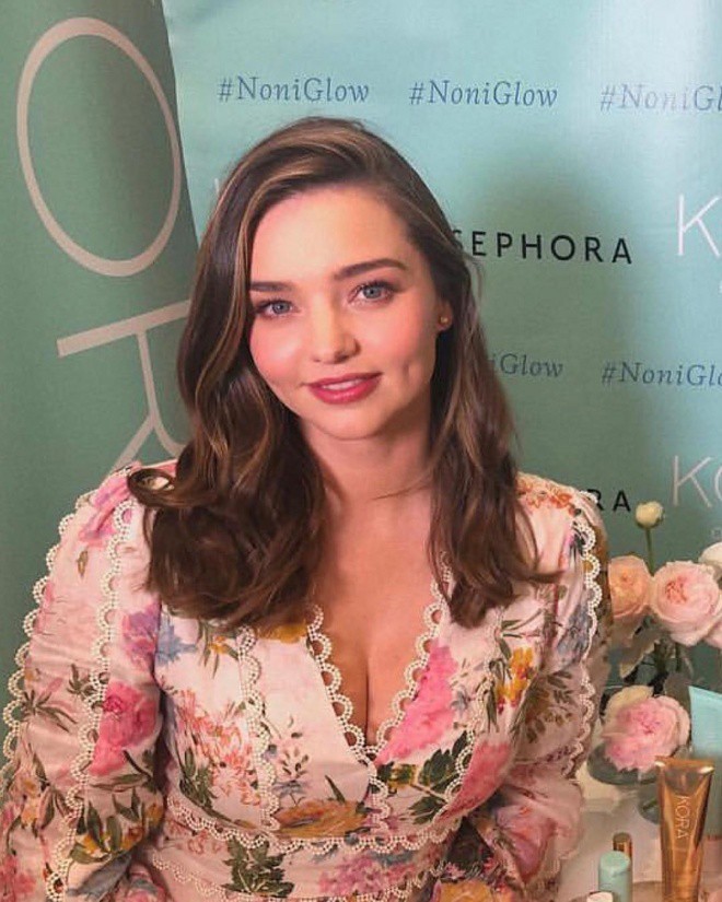 Miranda Kerr xuất hiện vui vẻ sau vụ bị đòi đàn piano trị giá hàng chục tỷ đồng đã nhận từ tỷ phú - Ảnh 2.