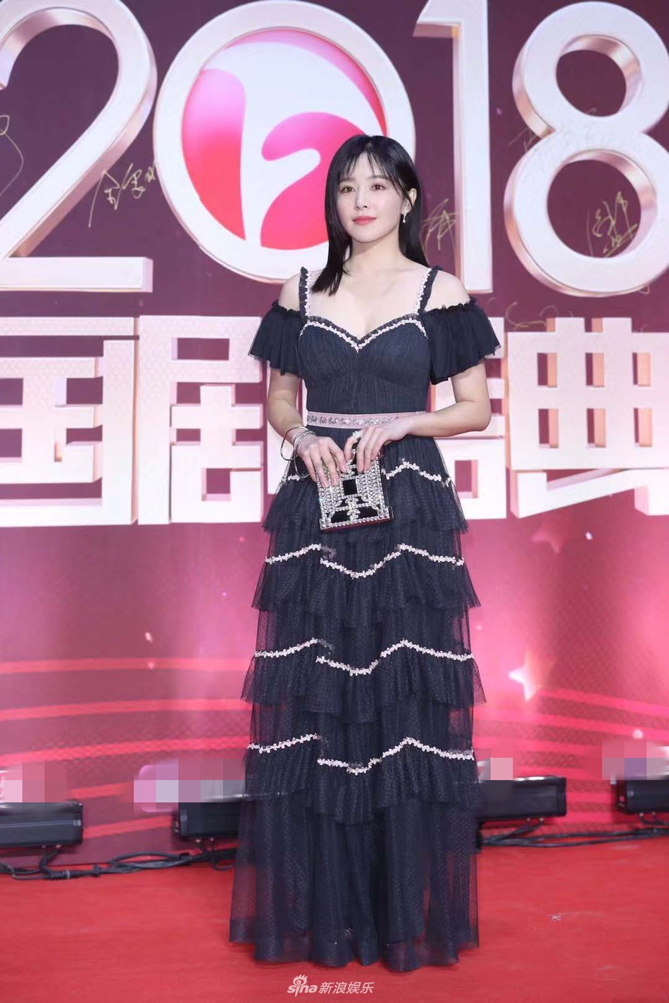 Quốc Kịch Thịnh Điển: Tần Lam gồng mình trước cái lạnh, dàn sao Diên Hi Công Lược - Như Ý Truyện chặt chém thảm đỏ - Ảnh 21. Quốc Kịch Thịnh Điển: Tần Lam gồng mình trước cái lạnh, dàn sao Diên Hi Công Lược - Như Ý Truyện chặt chém thảm đỏ - Ảnh 21.