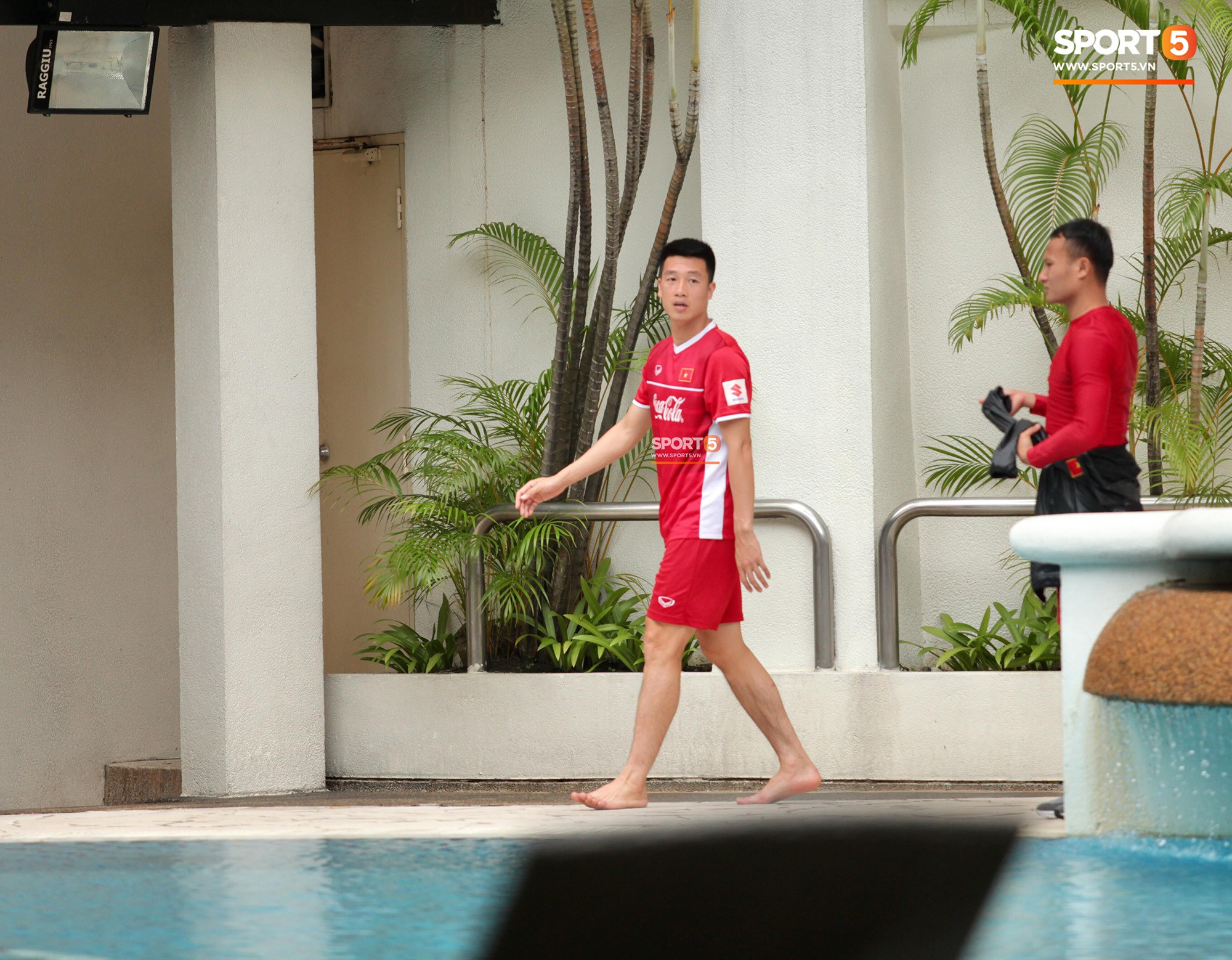 Hà Đức Chinh tập dứt điểm và đá đối kháng sau trận Việt Nam Malaysia - Ảnh 3.