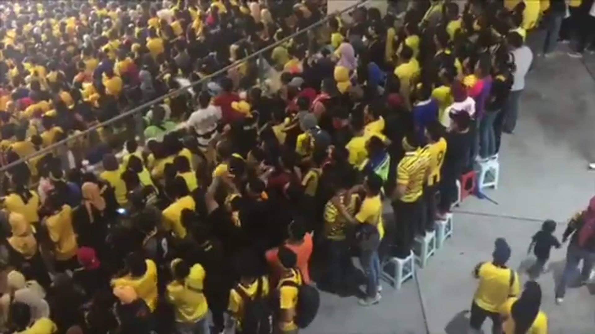 Tổng thư ký LĐBĐ Malaysia lên tiếng trước nghi vấn tuồn vé chung kết lượt đi AFF Cup ra ngoài bán kiếm lời - Ảnh 3. Tổng thư ký LĐBĐ Malaysia lên tiếng trước nghi vấn tuồn vé chung kết lượt đi AFF Cup ra ngoài bán kiếm lời - Ảnh 3.