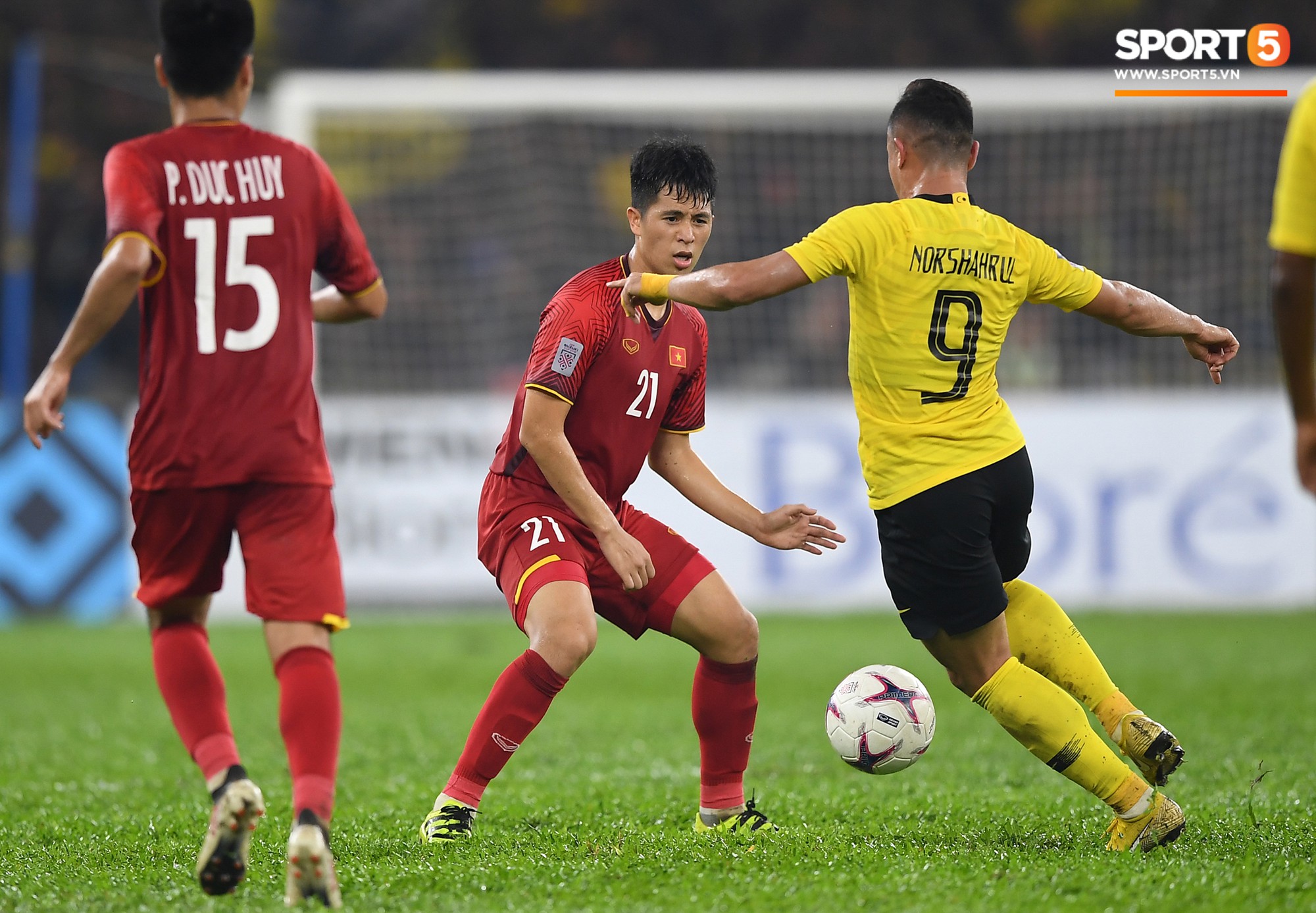 Báo châu Á chỉ ra lý do vì sao đội tuyển Việt Nam không thể giành chiến thắng tại trận chung kết AFF Cup 2018 - Ảnh 1. Báo châu Á chỉ ra lý do vì sao đội tuyển Việt Nam không thể giành chiến thắng tại trận chung kết AFF Cup 2018 - Ảnh 1.