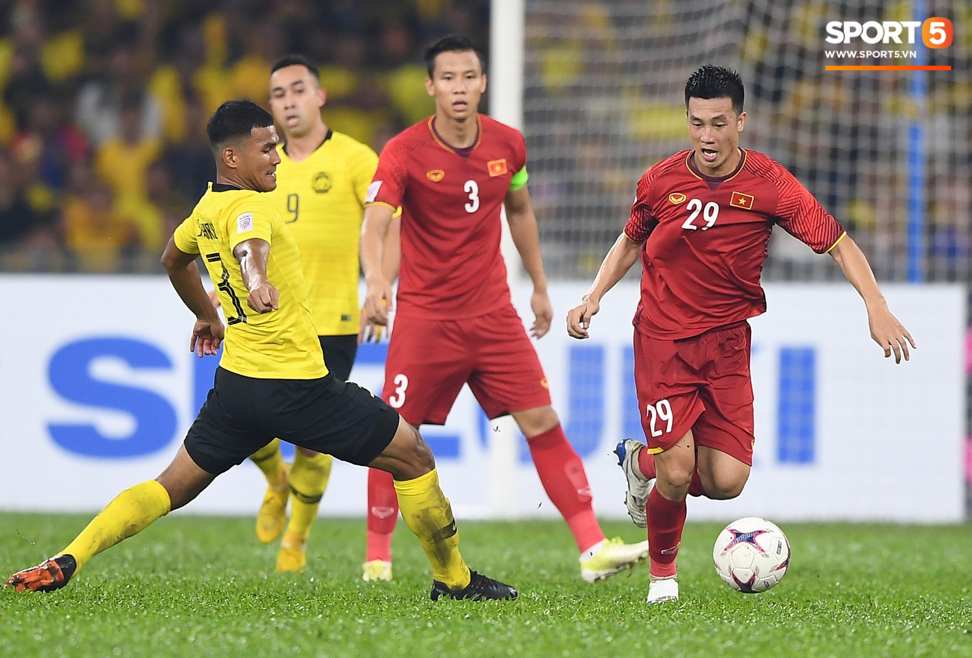 Báo châu Á chỉ ra lý do vì sao đội tuyển Việt Nam không thể giành chiến thắng tại trận chung kết AFF Cup 2018 - Ảnh 3. Báo châu Á chỉ ra lý do vì sao đội tuyển Việt Nam không thể giành chiến thắng tại trận chung kết AFF Cup 2018 - Ảnh 3.