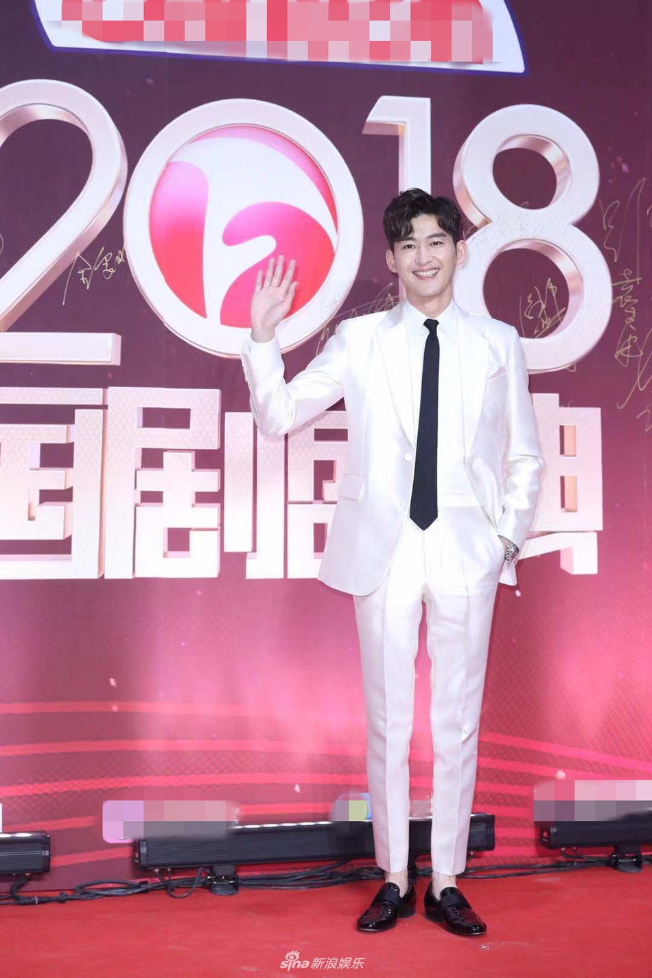 Quốc Kịch Thịnh Điển: Tần Lam gồng mình trước cái lạnh, dàn sao Diên Hi Công Lược - Như Ý Truyện chặt chém thảm đỏ - Ảnh 29. Quốc Kịch Thịnh Điển: Tần Lam gồng mình trước cái lạnh, dàn sao Diên Hi Công Lược - Như Ý Truyện chặt chém thảm đỏ - Ảnh 29.