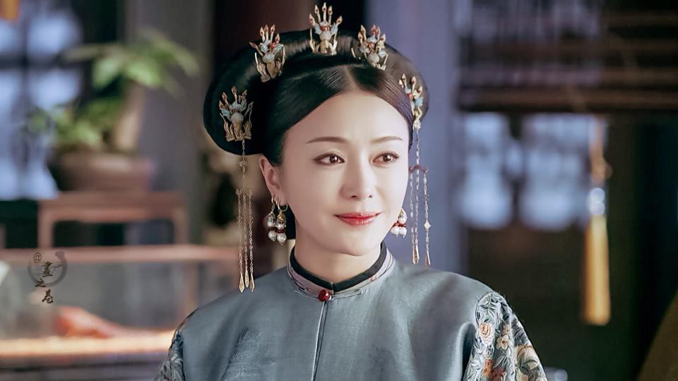 Nhan sắc thời trẻ của Hoàng hậu Tần Lam: So với bây giờ cứ ngỡ một trời một vực - Ảnh 1. Nhan sắc thời trẻ của Hoàng hậu Tần Lam: So với bây giờ cứ ngỡ một trời một vực - Ảnh 1.