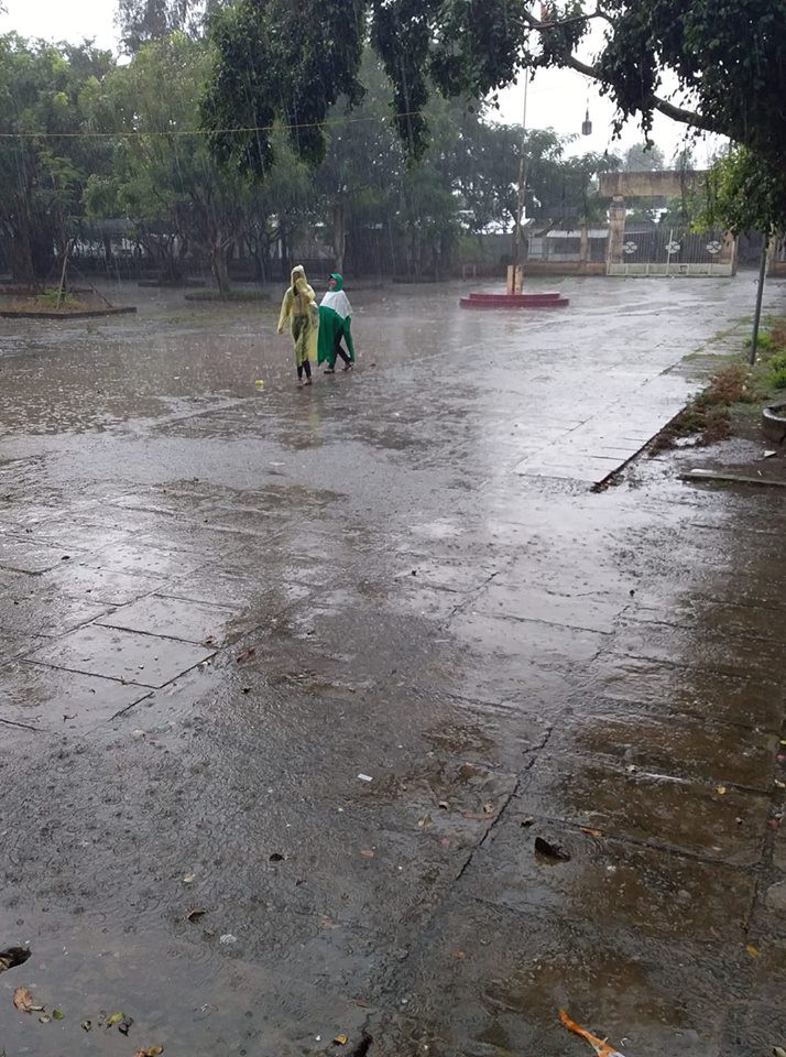 Cách tránh rét của học sinh khi phải đi học mùa đông: Vượt khó, vượt khổ nhưng không kém phần bá đạo, hài hước - Ảnh 13. Cách tránh rét của học sinh khi phải đi học mùa đông: Vượt khó, vượt khổ nhưng không kém phần bá đạo, hài hước - Ảnh 13.