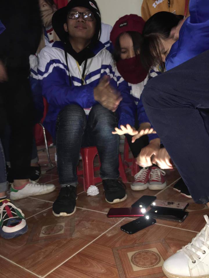 Cách tránh rét của học sinh khi phải đi học mùa đông: Vượt khó, vượt khổ nhưng không kém phần bá đạo, hài hước - Ảnh 5. Cách tránh rét của học sinh khi phải đi học mùa đông: Vượt khó, vượt khổ nhưng không kém phần bá đạo, hài hước - Ảnh 5.