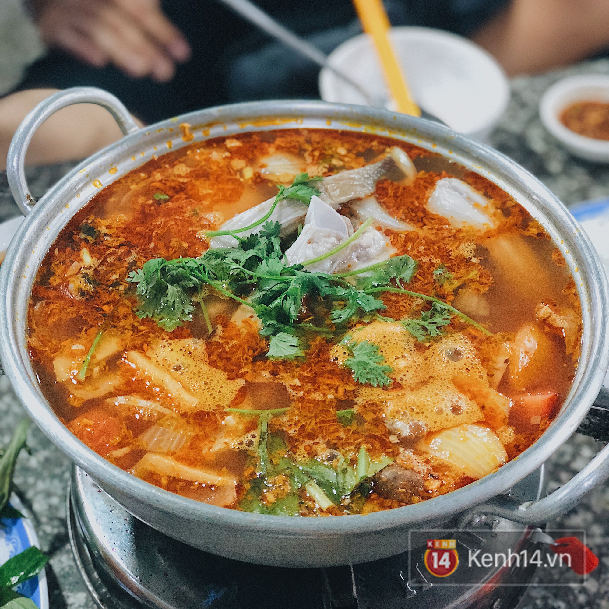 Ở Vũng Tàu có món lẩu cá khiến người ta phải đắm đuối tìm ăn mỗi khi tới đây - Ảnh 3. Ở Vũng Tàu có món lẩu cá khiến người ta phải đắm đuối tìm ăn mỗi khi tới đây - Ảnh 3.