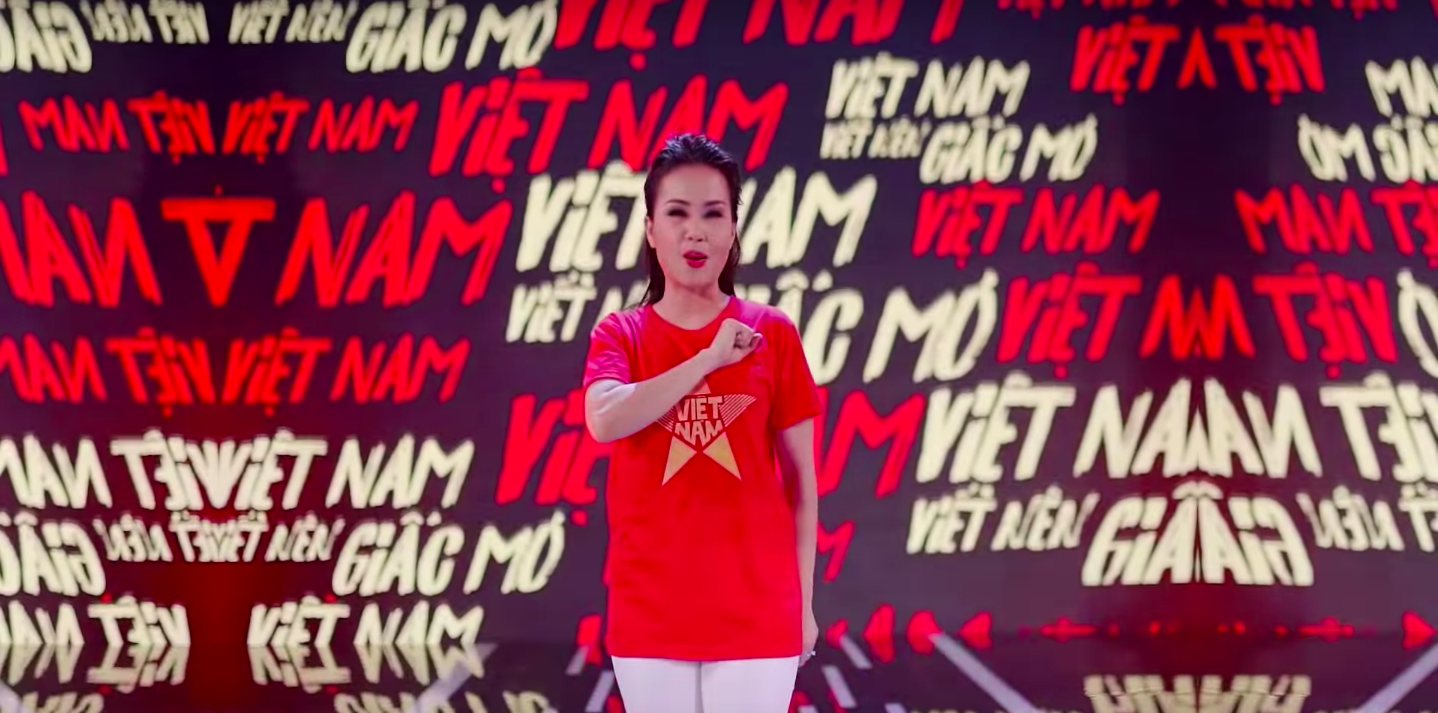 Hơn 50 nghệ sĩ Vpop cùng hoà giọng cổ vũ đội tuyển Việt Nam trước thềm Chung kết AFF Cup 2018 - Ảnh 2. Hơn 50 nghệ sĩ Vpop cùng hoà giọng cổ vũ đội tuyển Việt Nam trước thềm Chung kết AFF Cup 2018 - Ảnh 2.