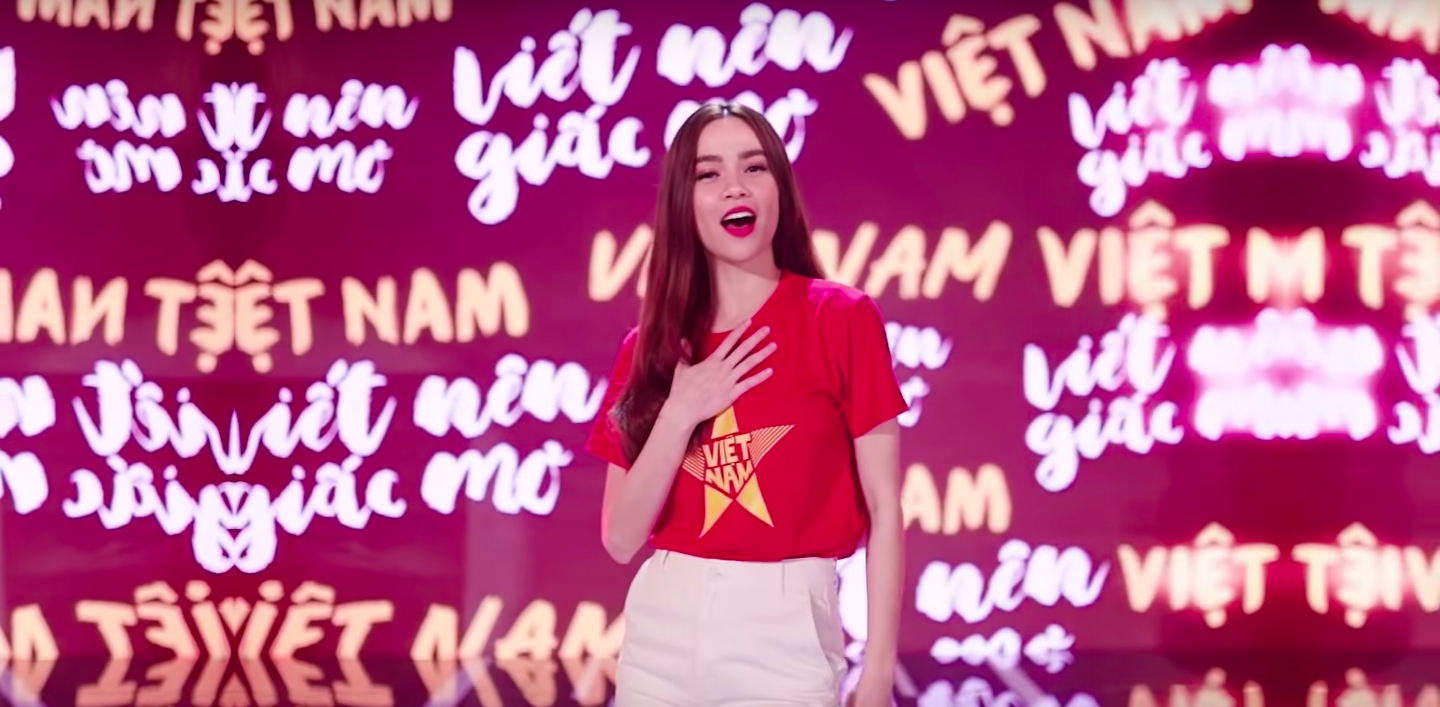 Hơn 50 nghệ sĩ Vpop cùng hoà giọng cổ vũ đội tuyển Việt Nam trước thềm Chung kết AFF Cup 2018 - Ảnh 4. Hơn 50 nghệ sĩ Vpop cùng hoà giọng cổ vũ đội tuyển Việt Nam trước thềm Chung kết AFF Cup 2018 - Ảnh 4.