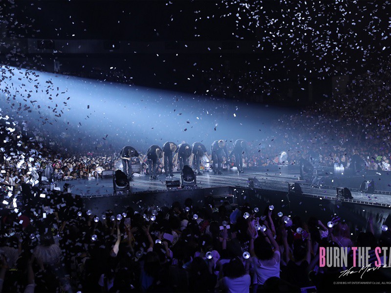“Burn the Stage” chưa hạ nhiệt, BTS đã chuẩn bị tái xuất với movie mới “Love Yourself in Seoul” - Ảnh 3. “Burn the Stage” chưa hạ nhiệt, BTS đã chuẩn bị tái xuất với movie mới “Love Yourself in Seoul” - Ảnh 3.
