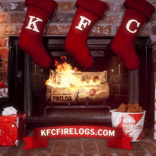 KFC đang b&aacute;n gỗ đốt l&ograve; m&ugrave;i g&agrave; r&aacute;n phục vụ m&ugrave;a Gi&aacute;ng sinh - Ảnh 2.
