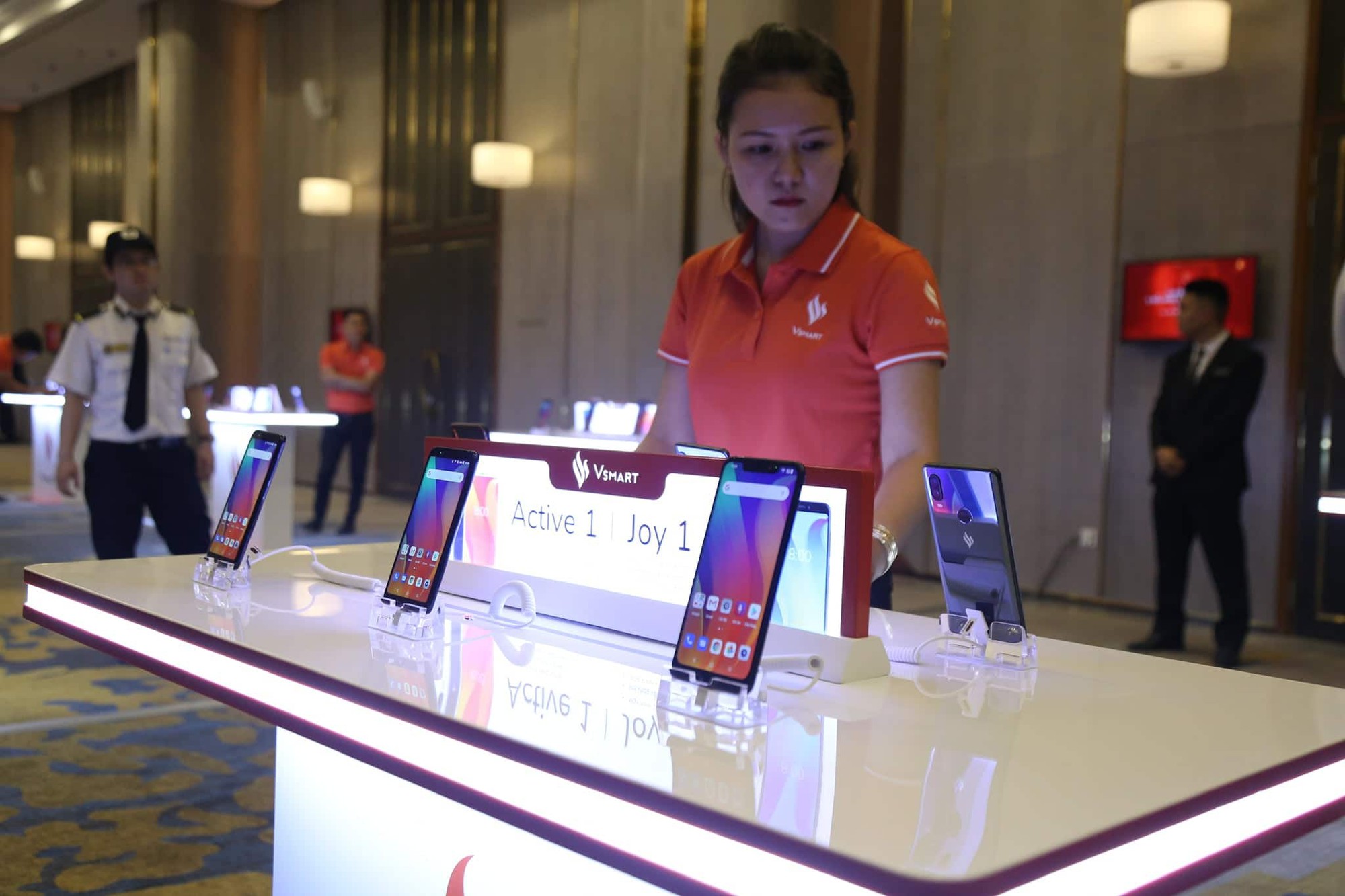 Giá bán Vsmart lộ diện hoàn toàn: Thấp nhất 2,4 triệu, cao nhất 6,5 triệu đồng - Ảnh 11.
