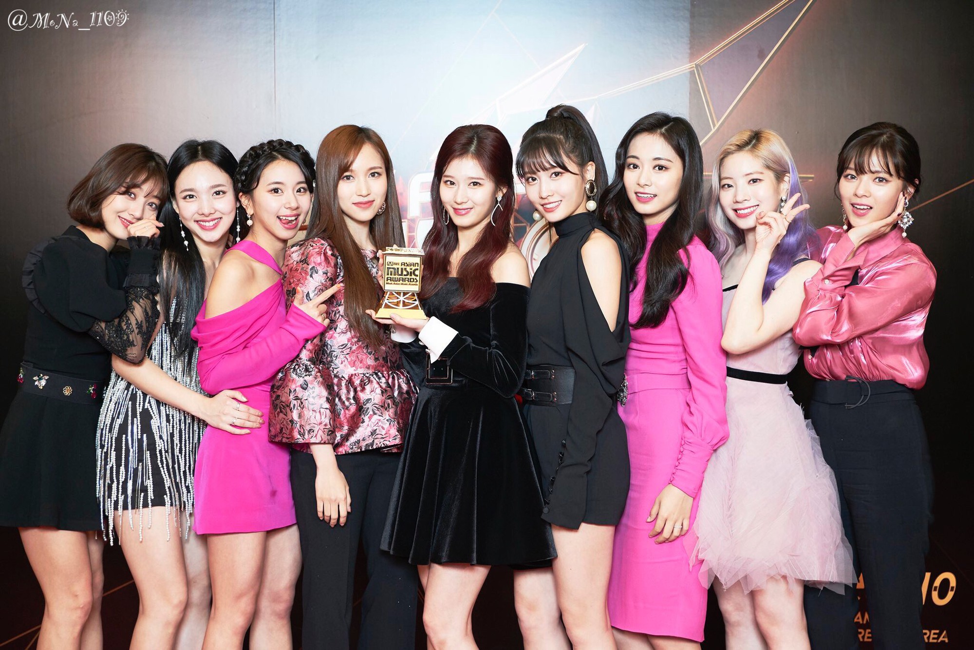 Bất ngờ chưa: Jimin (BTS) đã tiên đoán trước TWICE sẽ thắng Daesang Bài hát của năm tại MAMA 2018 - Ảnh 2. Bất ngờ chưa: Jimin (BTS) đã tiên đoán trước TWICE sẽ thắng Daesang Bài hát của năm tại MAMA 2018 - Ảnh 2.