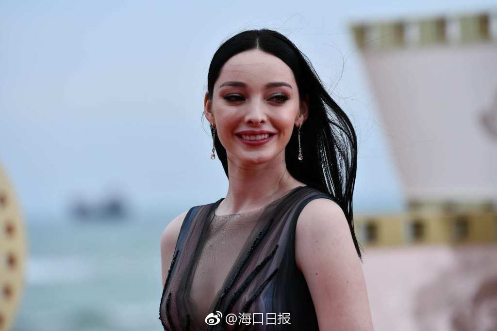 Thảm đỏ LHP Vân Nam: Triệu Vy bùng nổ nhan sắc nữ thần bên Tô Hữu Bằng, Johnny Depp và dàn mỹ nhân đình đám - Ảnh 28. Thảm đỏ LHP Vân Nam: Triệu Vy bùng nổ nhan sắc nữ thần bên Tô Hữu Bằng, Johnny Depp và dàn mỹ nhân đình đám - Ảnh 28.