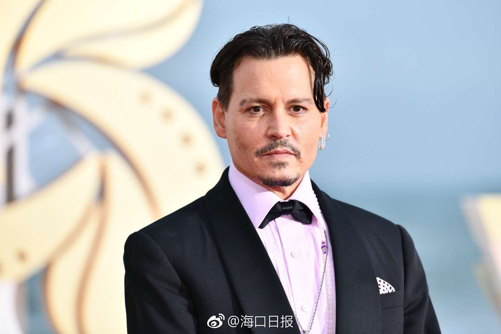 Thảm đỏ LHP Vân Nam: Triệu Vy bùng nổ nhan sắc nữ thần bên Tô Hữu Bằng, Johnny Depp và dàn mỹ nhân đình đám - Ảnh 14. Thảm đỏ LHP Vân Nam: Triệu Vy bùng nổ nhan sắc nữ thần bên Tô Hữu Bằng, Johnny Depp và dàn mỹ nhân đình đám - Ảnh 14.