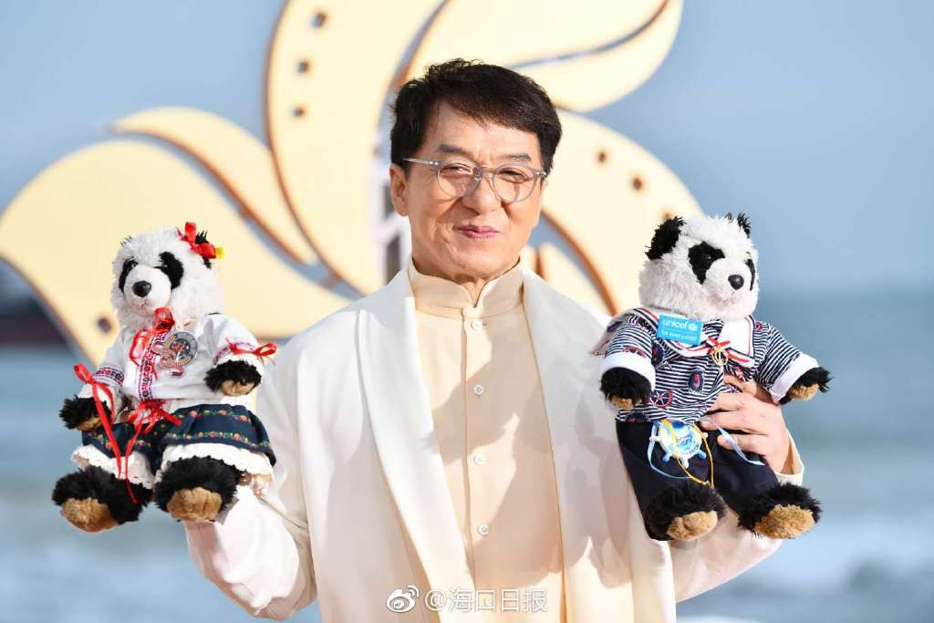 Thảm đỏ LHP Vân Nam: Triệu Vy bùng nổ nhan sắc nữ thần bên Tô Hữu Bằng, Johnny Depp và dàn mỹ nhân đình đám - Ảnh 24. Thảm đỏ LHP Vân Nam: Triệu Vy bùng nổ nhan sắc nữ thần bên Tô Hữu Bằng, Johnny Depp và dàn mỹ nhân đình đám - Ảnh 24.