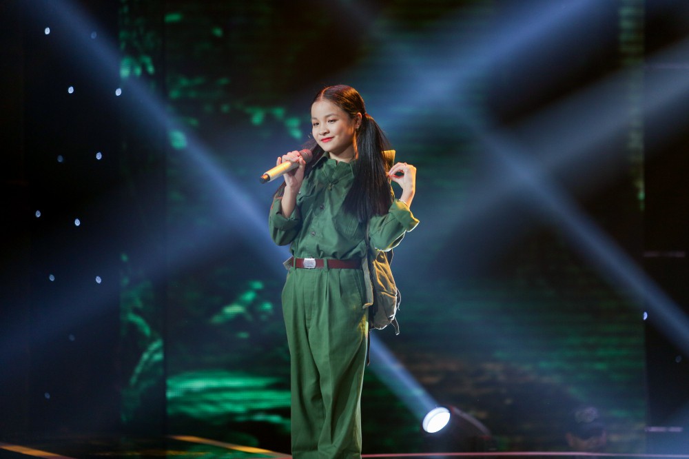 Giọng hát Việt nhí: Xuất hiện bản Mashup HongKong1 - Thằng điên khiến Soobin Hoàng Sơn bối rối - Ảnh 7. Giọng hát Việt nhí: Xuất hiện bản Mashup HongKong1 - Thằng điên khiến Soobin Hoàng Sơn bối rối - Ảnh 7.