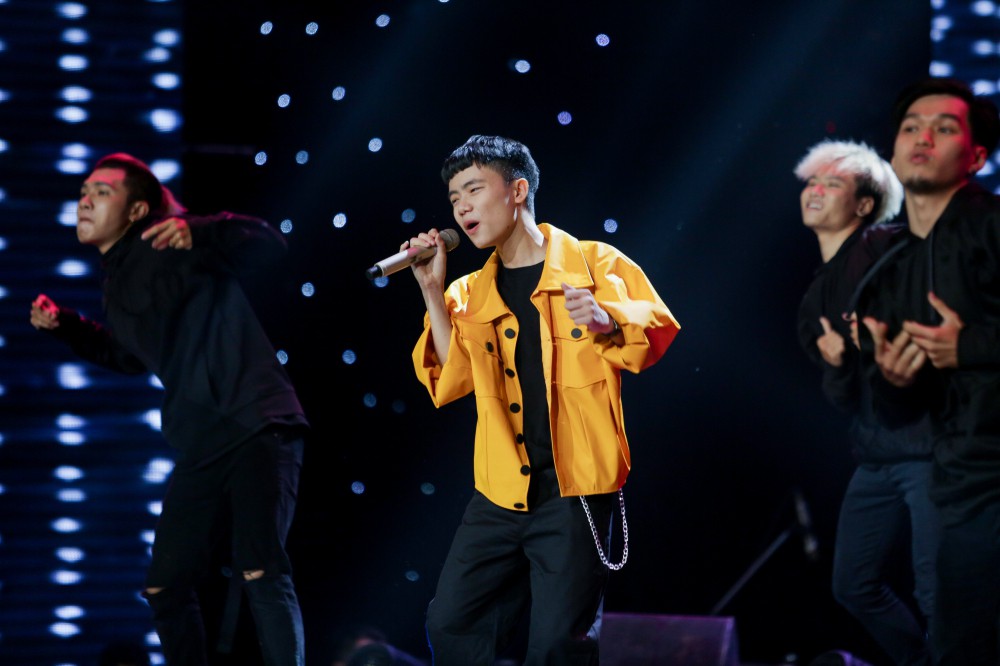 Giọng hát Việt nhí: Xuất hiện bản Mashup HongKong1 - Thằng điên khiến Soobin Hoàng Sơn bối rối - Ảnh 8. Giọng hát Việt nhí: Xuất hiện bản Mashup HongKong1 - Thằng điên khiến Soobin Hoàng Sơn bối rối - Ảnh 8.