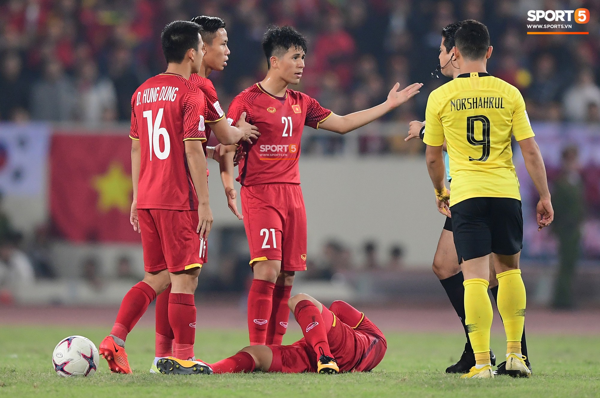 Sau Xuân Trường, ai đủ tầm ảnh hưởng đeo băng đội trưởng U23 Việt Nam? - Ảnh 5.