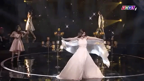 S&acirc;n khấu Vpop 2018 đ&atilde; chứng kiến những m&agrave;n vồ ếch gượng ch&iacute;n mặt của c&aacute;c ca sĩ n&agrave;y đ&acirc;y - Ảnh 7.
