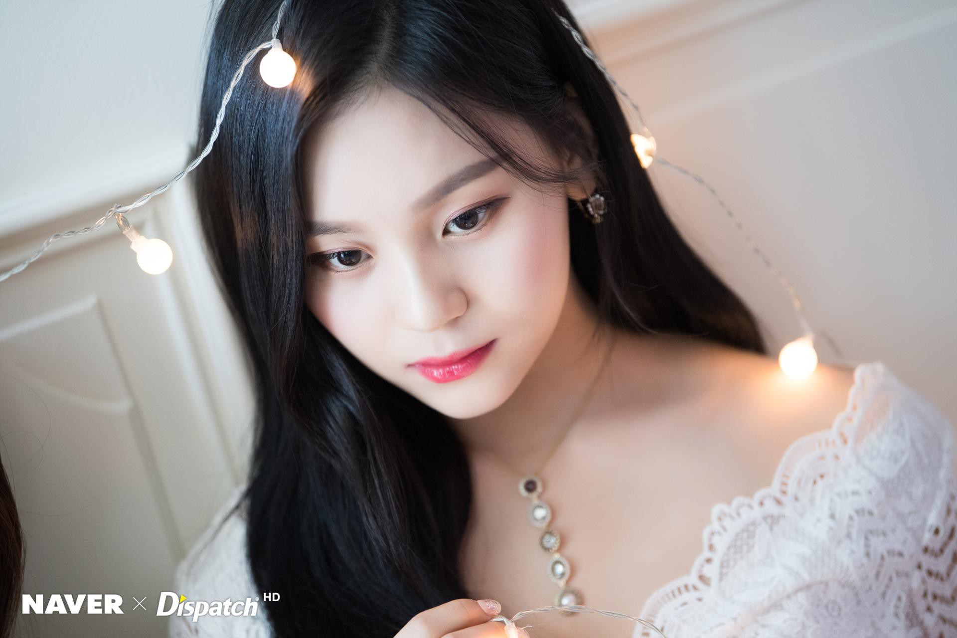 Nữ thần tượng xấu nhất lịch sử Kpop lột xác khó tin, lấn át nữ thần thế hệ mới của Produce 48 trong 1 khung hình - Ảnh 8. Nữ thần tượng xấu nhất lịch sử Kpop lột xác khó tin, lấn át nữ thần thế hệ mới của Produce 48 trong 1 khung hình - Ảnh 8.