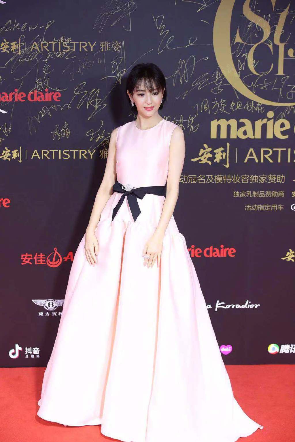 Thảm đỏ Marie Claire: Dương Mịch khí chất ngút ngàn, Angela Baby cùng dàn mỹ nhân đua nhau khoe ngực đầy với váy xẻ hết cỡ - Ảnh 26. Thảm đỏ Marie Claire: Dương Mịch khí chất ngút ngàn, Angela Baby cùng dàn mỹ nhân đua nhau khoe ngực đầy với váy xẻ hết cỡ - Ảnh 26.