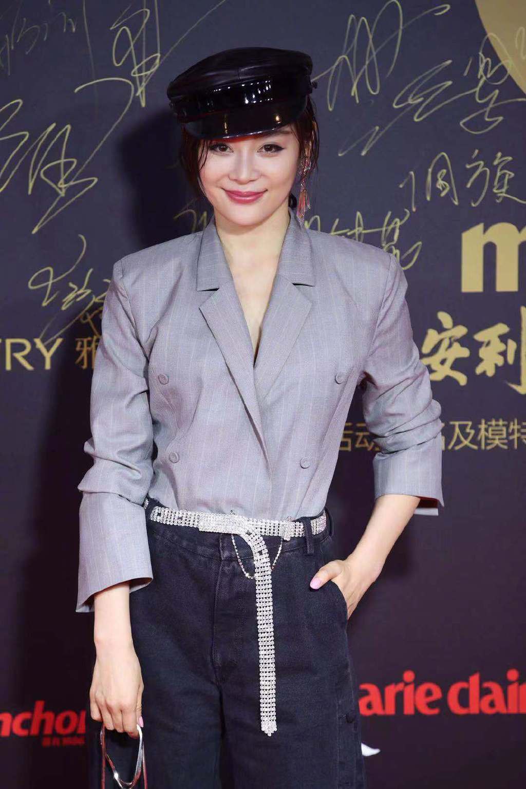 Thảm đỏ Marie Claire: Dương Mịch khí chất ngút ngàn, Angela Baby cùng dàn mỹ nhân đua nhau khoe ngực đầy với váy xẻ hết cỡ - Ảnh 35. Thảm đỏ Marie Claire: Dương Mịch khí chất ngút ngàn, Angela Baby cùng dàn mỹ nhân đua nhau khoe ngực đầy với váy xẻ hết cỡ - Ảnh 35.