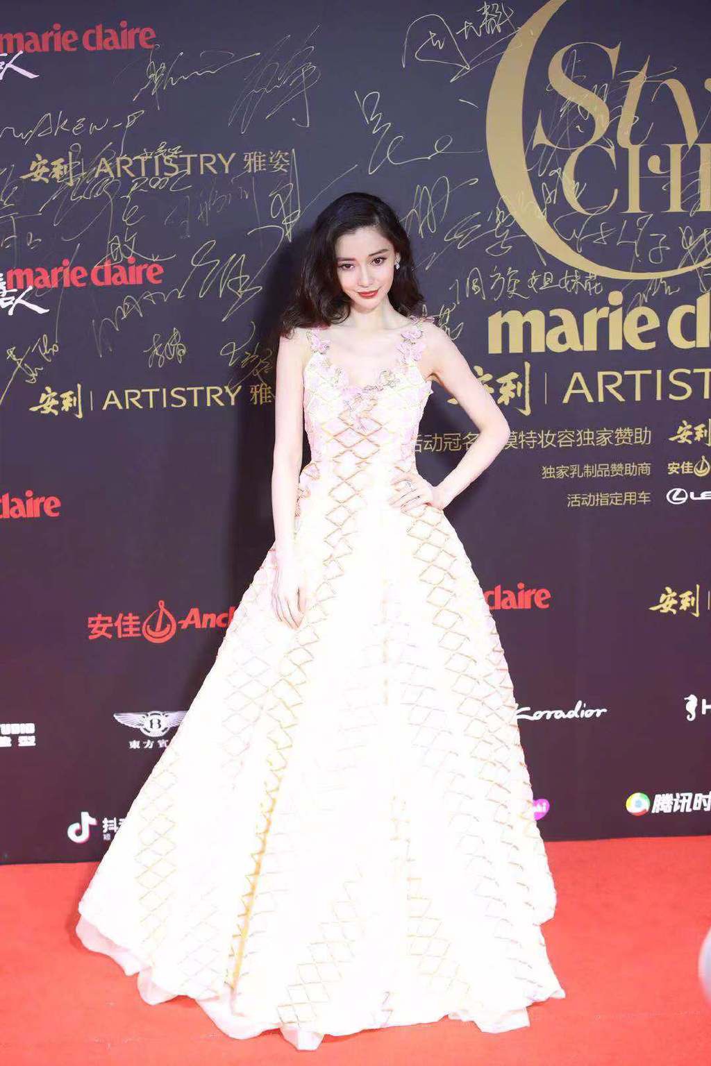 Thảm đỏ Marie Claire: Dương Mịch khí chất ngút ngàn, Angela Baby cùng dàn mỹ nhân đua nhau khoe ngực đầy với váy xẻ hết cỡ - Ảnh 5. Thảm đỏ Marie Claire: Dương Mịch khí chất ngút ngàn, Angela Baby cùng dàn mỹ nhân đua nhau khoe ngực đầy với váy xẻ hết cỡ - Ảnh 5.