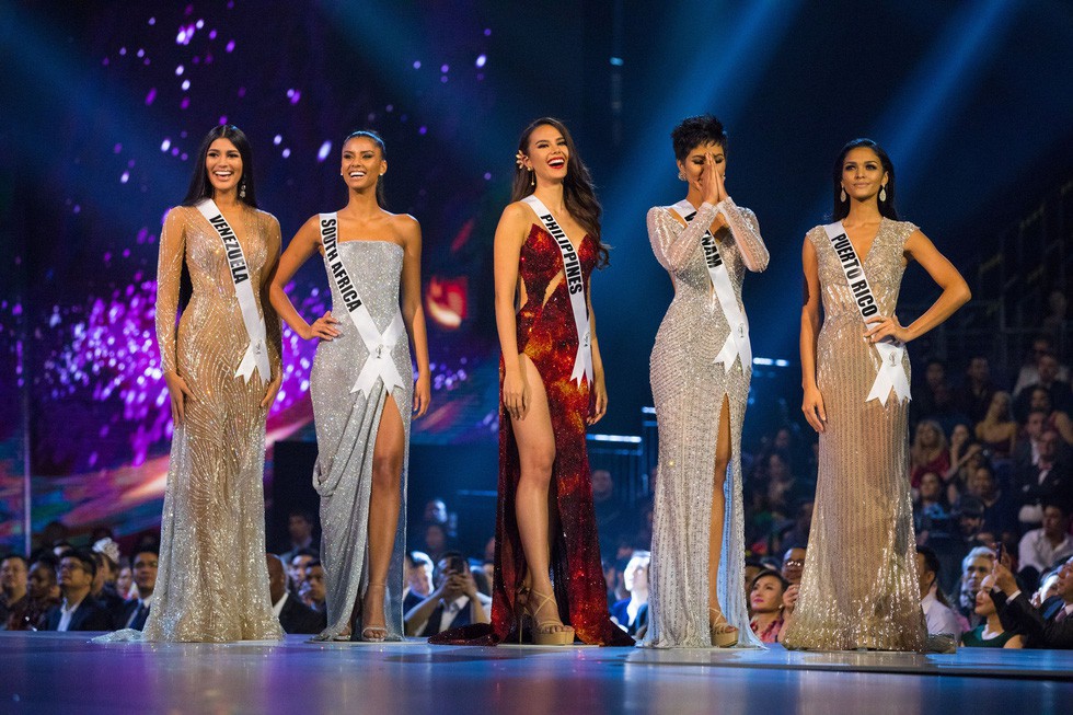 Sau ánh hào quang Miss Universe 2018 là câu chuyện đầy nghị lực của một thí sinh hụt đến từ Châu Phi - Ảnh 1.