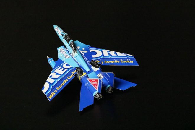 Biến vỏ hộp bánh kẹo thành mô hình tuyệt đẹp, chuyên gia cắt giấy Nhật Bản khiến Internet trầm trồ - Ảnh 4.