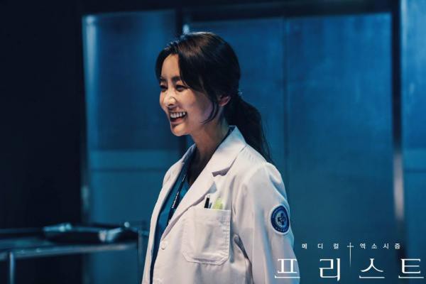 Tín đồ mê phim kinh dị nhất định phải bỏ túi ngay những bộ phim dài tập sau đây! - Ảnh 4. Tín đồ mê phim kinh dị nhất định phải bỏ túi ngay những bộ phim dài tập sau đây! - Ảnh 4.