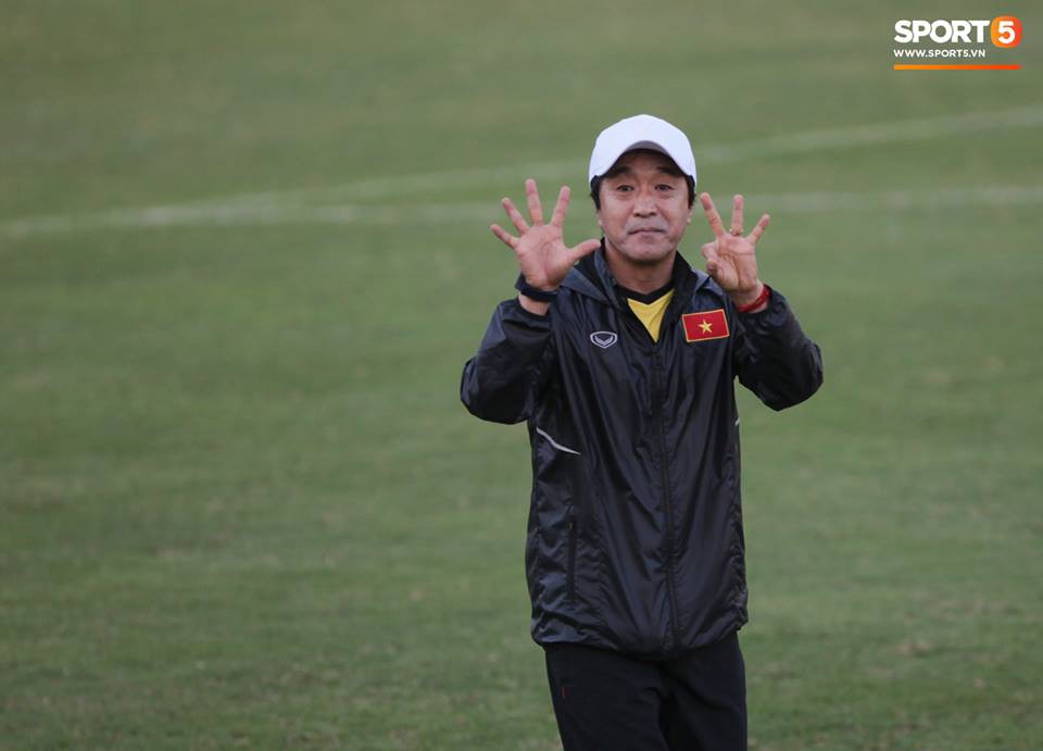 Người hùng thầm lặng của đội tuyển Việt Nam tại AFF Cup 2018: Tôi chấp nhận đánh cược sự nghiệp để sang Việt Nam làm việc - Ảnh 1. Người hùng thầm lặng của đội tuyển Việt Nam tại AFF Cup 2018: Tôi chấp nhận đánh cược sự nghiệp để sang Việt Nam làm việc - Ảnh 1.
