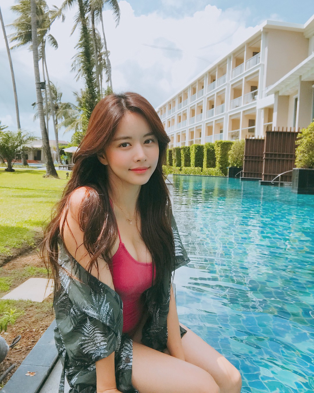 Vợ sắp cũ của Hyun Bin lấn át cả Park Shin Hye: Đẹp như nàng thơ, gây sốt vì body quá bốc lửa và hẹn hò với đàn em - Ảnh 14. Vợ sắp cũ của Hyun Bin lấn át cả Park Shin Hye: Đẹp như nàng thơ, gây sốt vì body quá bốc lửa và hẹn hò với đàn em - Ảnh 14.