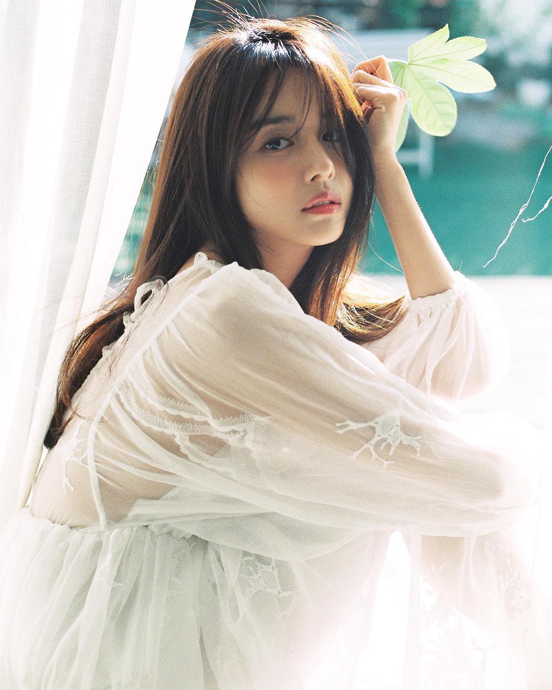 Vợ sắp cũ của Hyun Bin lấn át cả Park Shin Hye: Đẹp như nàng thơ, gây sốt vì body quá bốc lửa và hẹn hò với đàn em - Ảnh 6. Vợ sắp cũ của Hyun Bin lấn át cả Park Shin Hye: Đẹp như nàng thơ, gây sốt vì body quá bốc lửa và hẹn hò với đàn em - Ảnh 6.