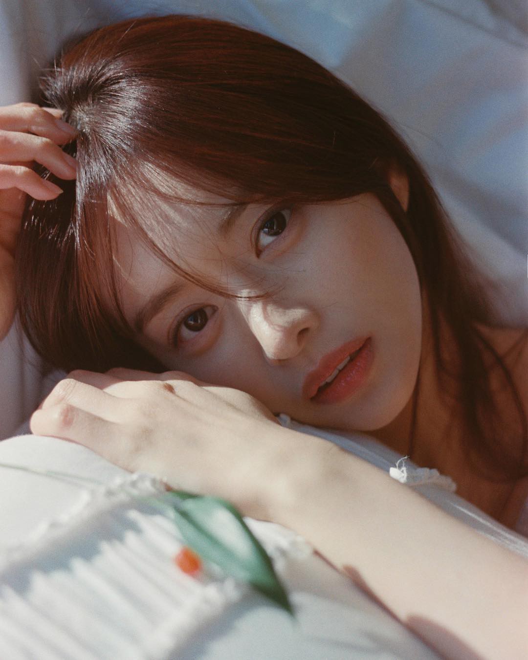 Vợ sắp cũ của Hyun Bin lấn át cả Park Shin Hye: Đẹp như nàng thơ, gây sốt vì body quá bốc lửa và hẹn hò với đàn em - Ảnh 3. Vợ sắp cũ của Hyun Bin lấn át cả Park Shin Hye: Đẹp như nàng thơ, gây sốt vì body quá bốc lửa và hẹn hò với đàn em - Ảnh 3.