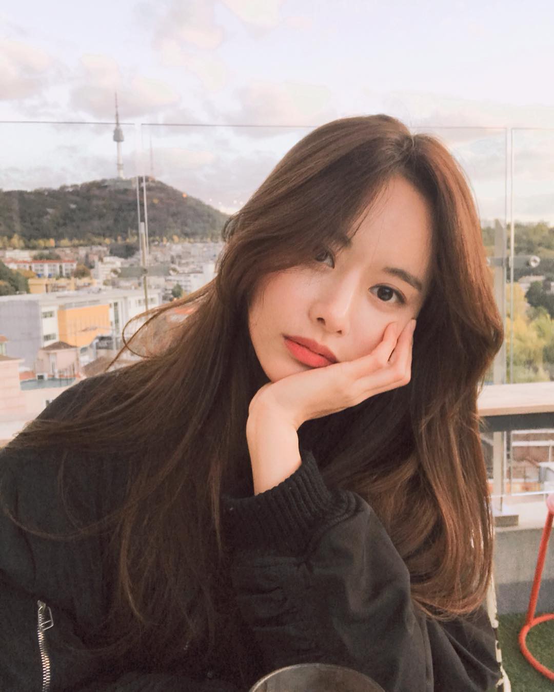 Vợ sắp cũ của Hyun Bin lấn át cả Park Shin Hye: Đẹp như nàng thơ, gây sốt vì body quá bốc lửa và hẹn hò với đàn em - Ảnh 7. Vợ sắp cũ của Hyun Bin lấn át cả Park Shin Hye: Đẹp như nàng thơ, gây sốt vì body quá bốc lửa và hẹn hò với đàn em - Ảnh 7.