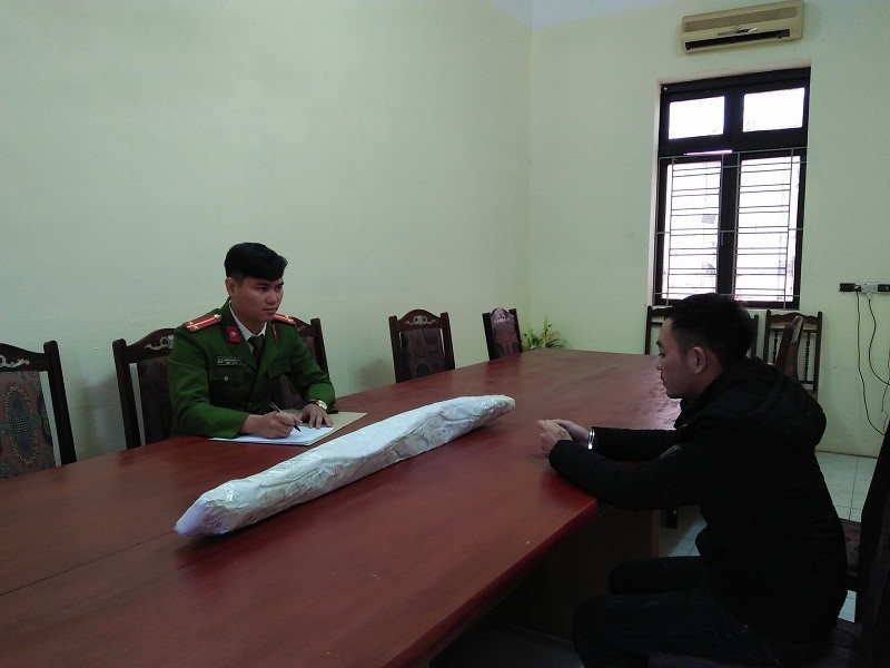 Tạm giữ kẻ dùng súng bắn chết chủ nợ gây rúng động ở Hưng Yên - Ảnh 2. Tạm giữ kẻ dùng súng bắn chết chủ nợ gây rúng động ở Hưng Yên - Ảnh 2.
