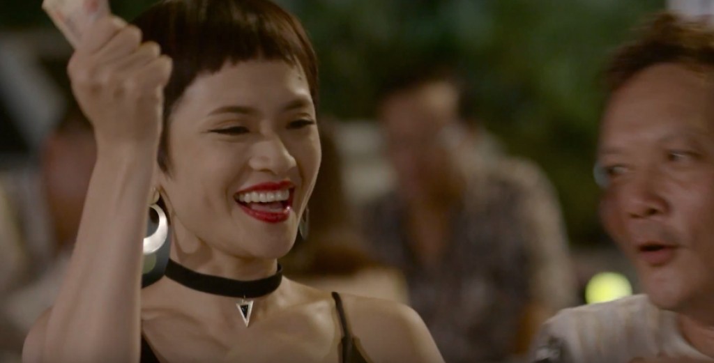 My Sói phiên bản Những Cô Gái Trong Thành Phố: Mười mấy năm theo ngành để nuôi bạn trai tù tội - Ảnh 5. My Sói phiên bản Những Cô Gái Trong Thành Phố: Mười mấy năm theo ngành để nuôi bạn trai tù tội - Ảnh 5.